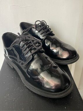 Black Patent Lace-Up Dress Shoes. Man’s size 7, woman’s 9